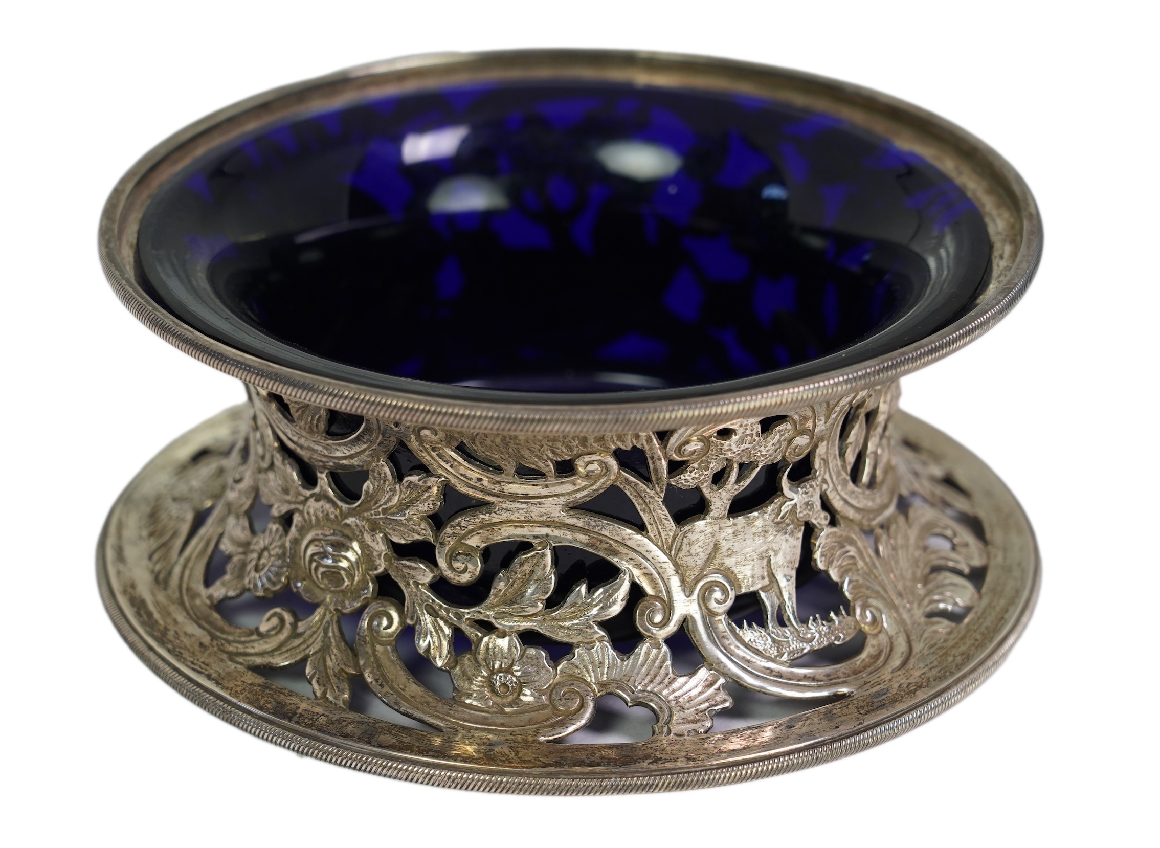 A late Victorian pierced silver dish ring, by Daniel & John Welby